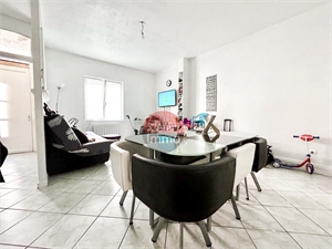 maison-villa à la vente -   80000  AMIENS, surface 82 m2 vente maison-villa - APR683853